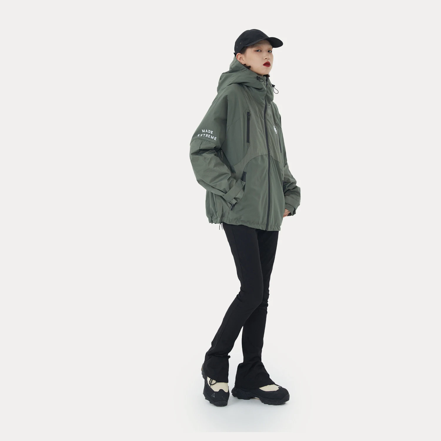 American Style Retro Color Blocking Jacket With Thickened Hood for warmth and style. Stay cozy and fashionable with this — photo 4