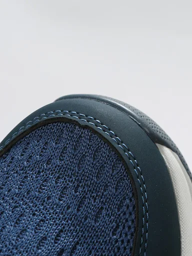 Title 4, Large thick bottom color contrast mesh surface ...