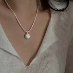 Colar de pérola barroca em prata esterlina S925, beleza natural e sofisticada. Um acessório atemporal que valoriza seu visual, presente perfeito. — foto 11
