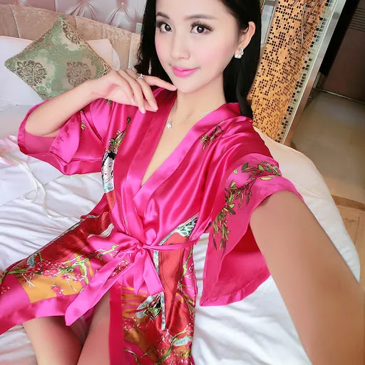 Title 7, Ladies Silk Pajamas Classical Short Sleeve Bath...