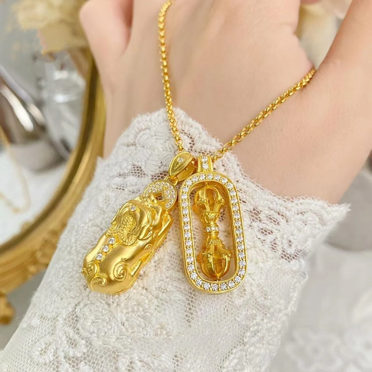 Title 2, Colar feminino de cobre com banho de ouro e pin...