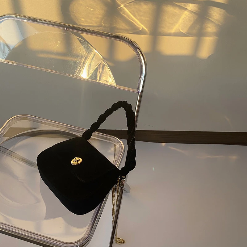 Title 5, Retro Temperament Chain Ingot Underarm Bag, sty...