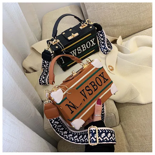 Title 17, New Trendy Handbag, Casual One-Shoulder Messeng...