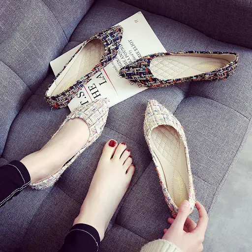 Title 7, Summer Flat Pointed Retro Beanie Shoes. Experie...