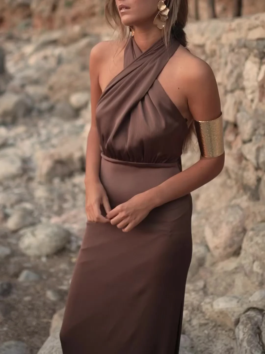 Vestido Maxi Halterneck Cor Sólida — foto 1