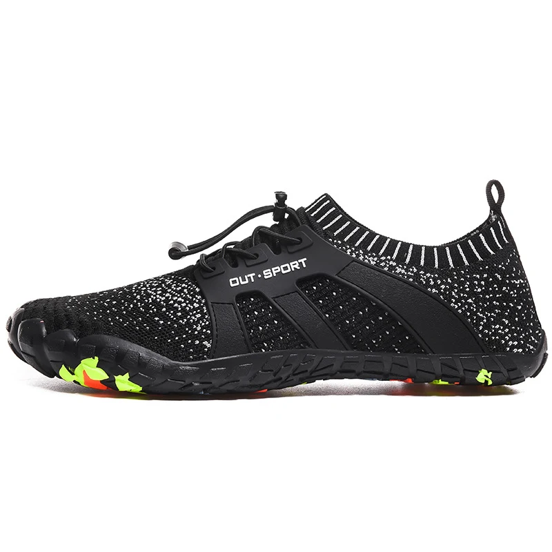Sommer FiveFingers Schuhe für Damen und Herren, für Outdoor, Wassersport, Strand und Schwimmen. Bequeme Barfußschuhe für Paare. — foto 3