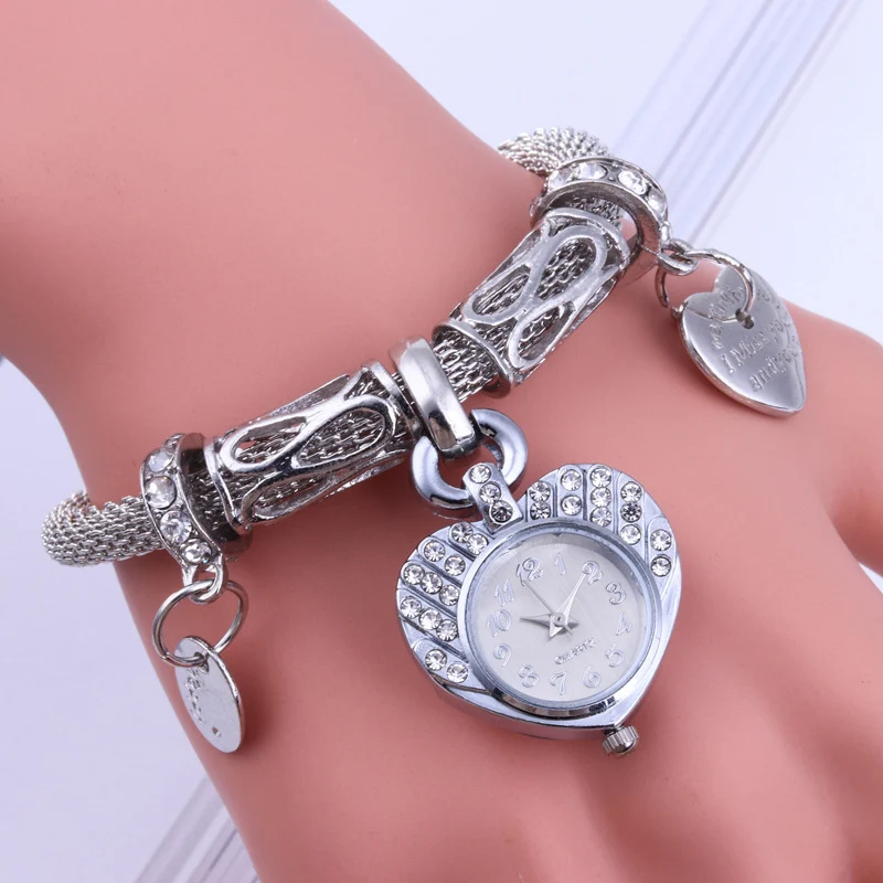 Reloj de brazalete de acero de corazón de durazno vintage — foto 3