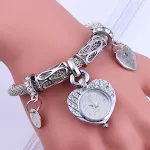 Reloj de brazalete de acero de corazón de durazno vintage — foto 3