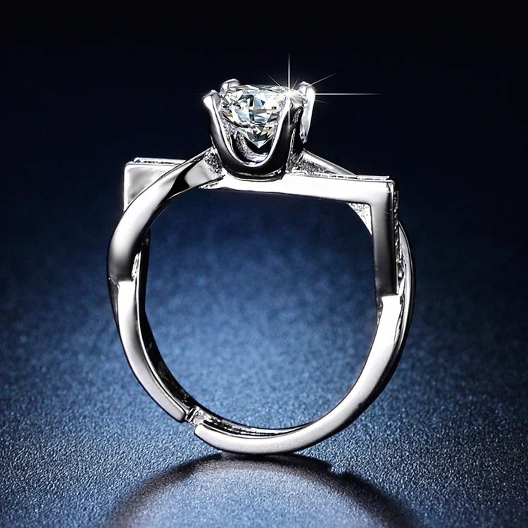 Title 3, Anel de diamante irregular com quatro garras ab...