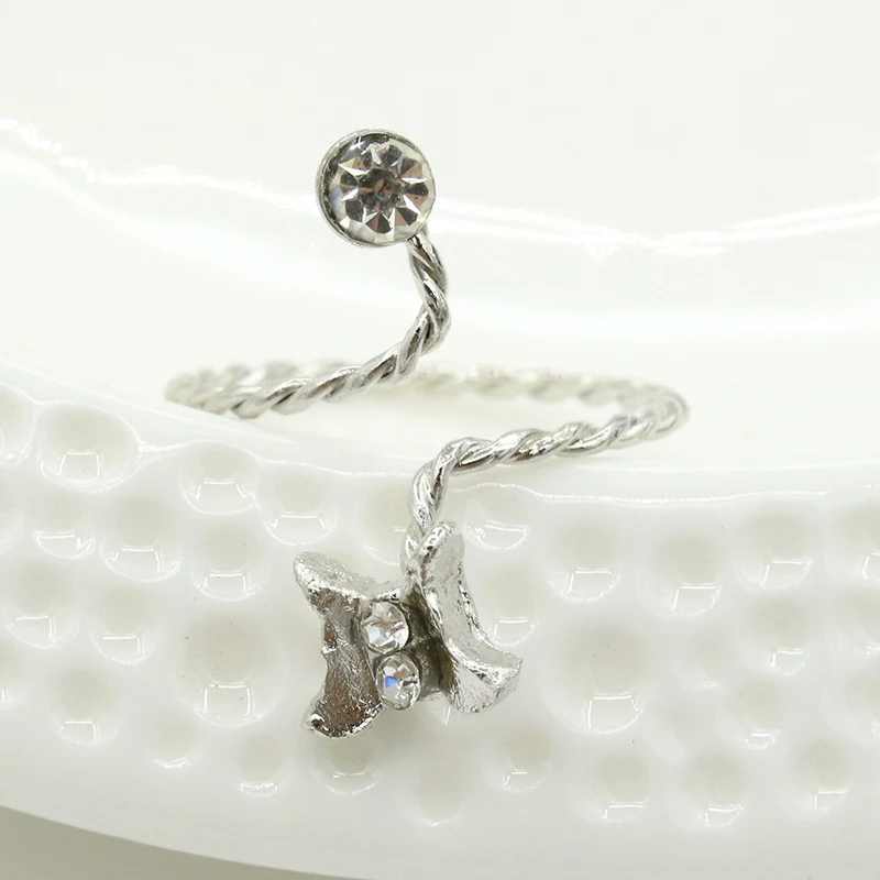 Anel Ajustável com Abertura, Estrela do Mar Flor com Strass, Joia Feminina, Design Articulado, Brilho e Elegância para um Look Sofisticado — foto 5