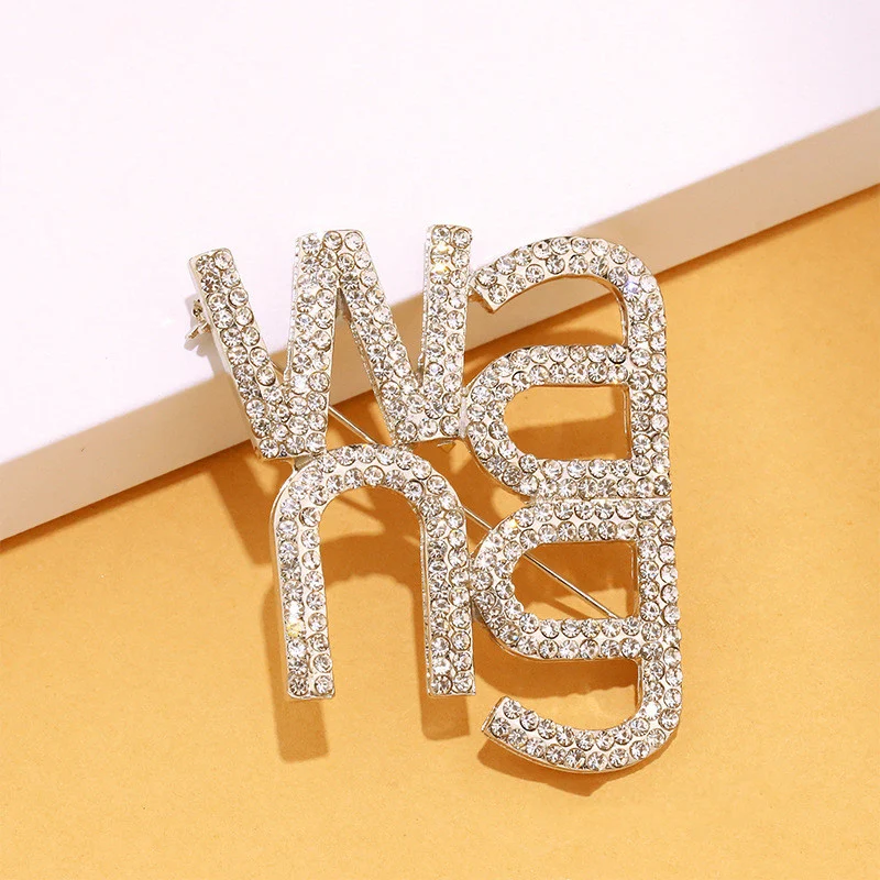 Title 3, Broche de Diamante com Letra Joia Feminina de L...