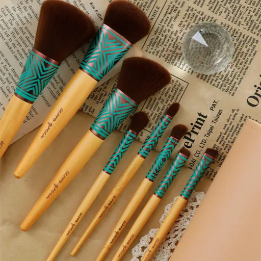 Title 10, Beginner Makeup Brush Set with Storage Box. Ess...