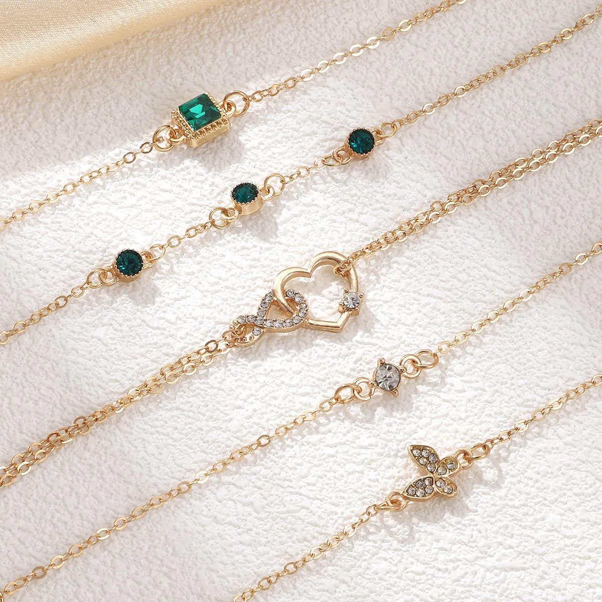 Pulseira feminina de amor com strass de metal quadrado, acessório fashion para mulheres, ideal para adicionar brilho ao seu visual. — foto 3
