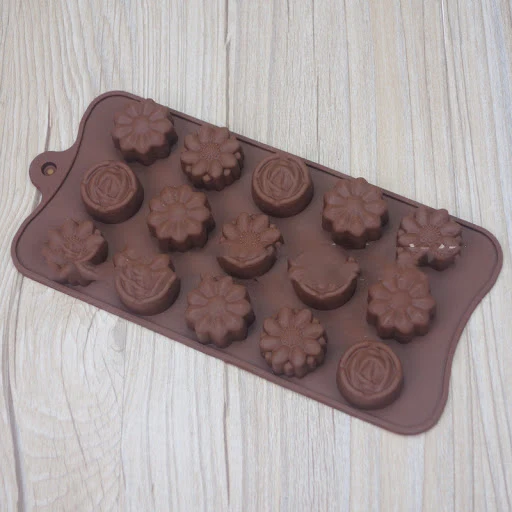 Title 3, Silicone molds 15 mixed, 3 flower-shaped chocol...