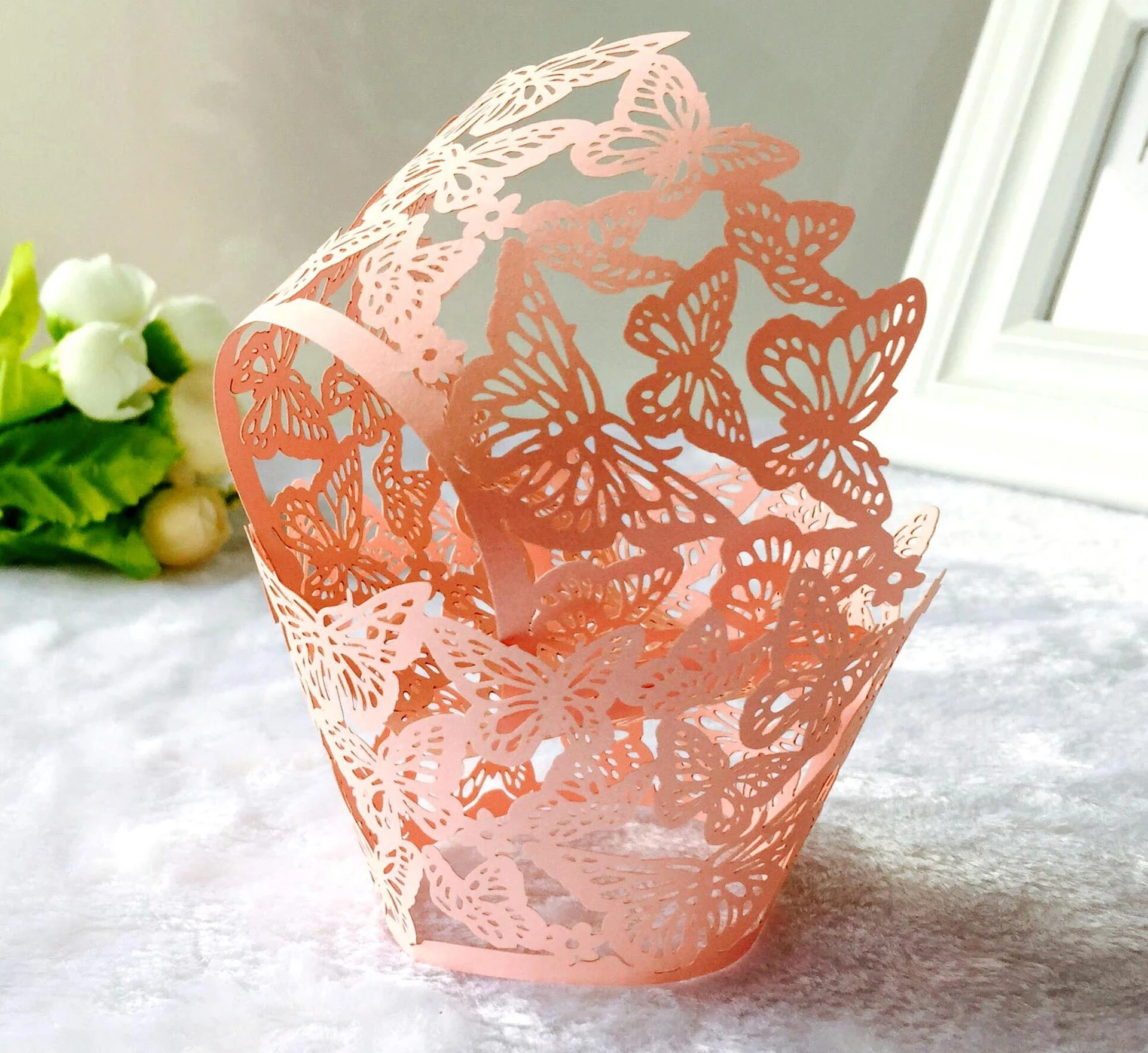 Forminhas de papel para cupcake de casamento com borda vazada de borboleta. Venda direta da fábrica Zhejiang, em estoque, para bolos. — foto 43