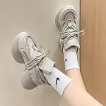 Sandalo casual da donna con cinturino singolo incrociato. Comodo e versatile, perfetto per l'uso quotidiano. Ideale per un look rilassato e fresco. — foto 2
