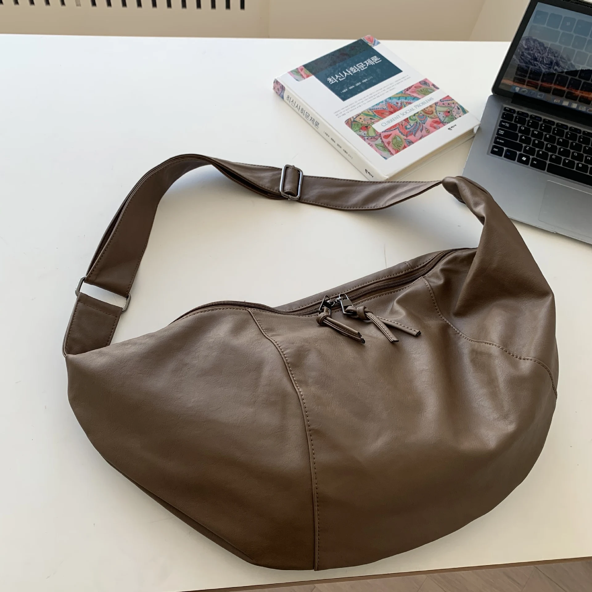 Title 7, Versatile Casual Large Capacity Solid Color Wom...