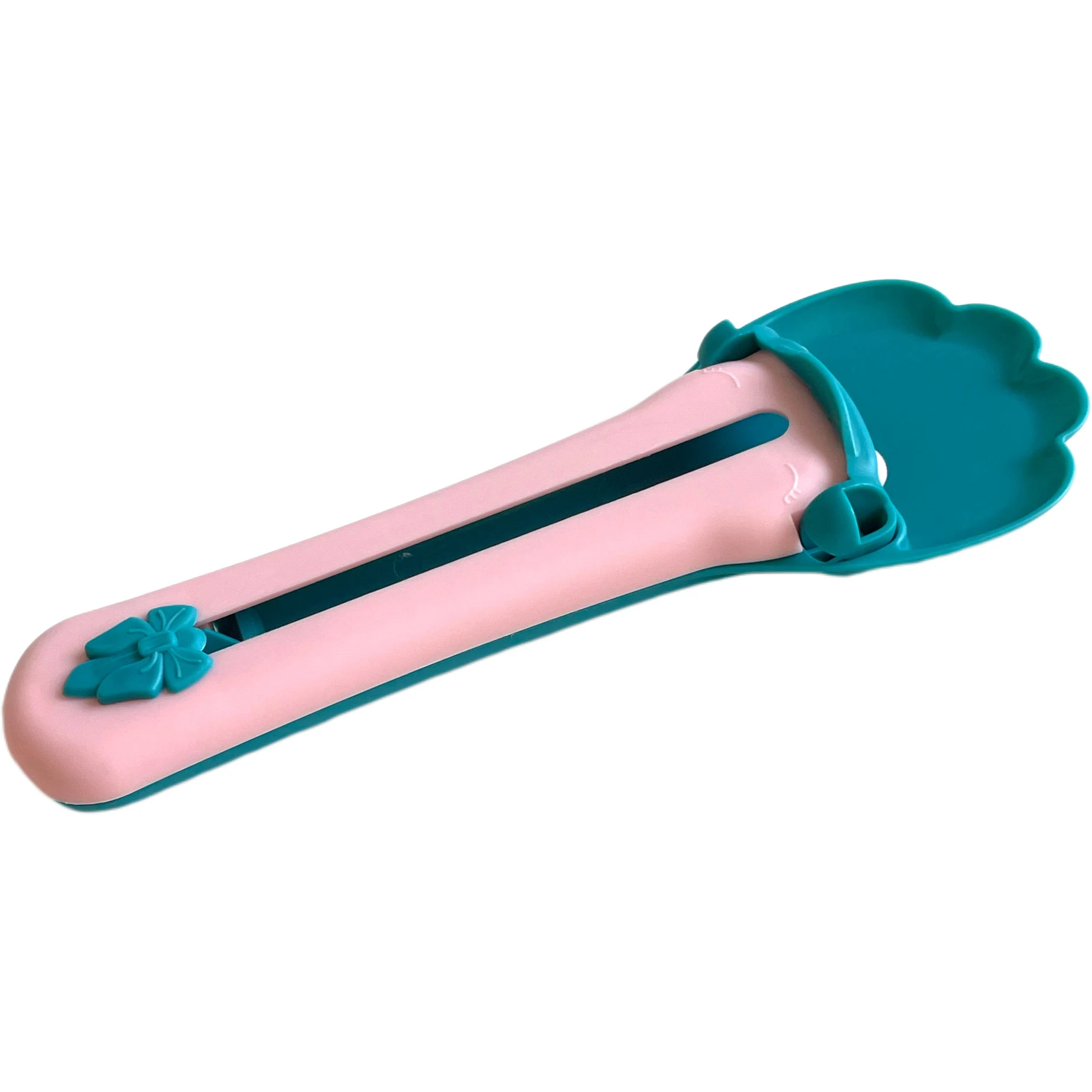 Title 13, Feeder Cat Strip Squeeze Spoon, the easy way to...