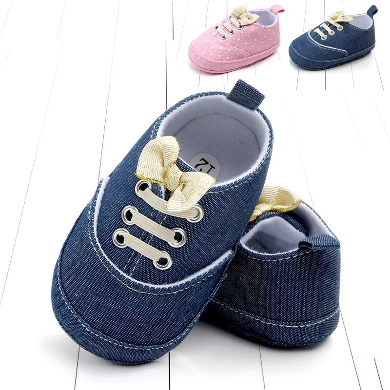 Antislip Loopschoenen voor Baby's met zachte zool. Bieden comfort en grip tijdens de eerste stapjes. Veilig en ideaal voor beginnende lopers. — foto 5