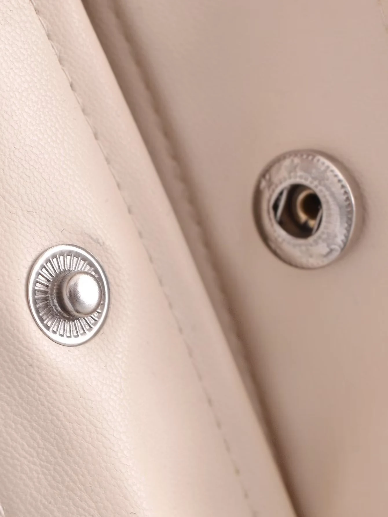 Urban Casual Women's Long-sleeved Lapel Loose Shirt Leather Coat — photo 15