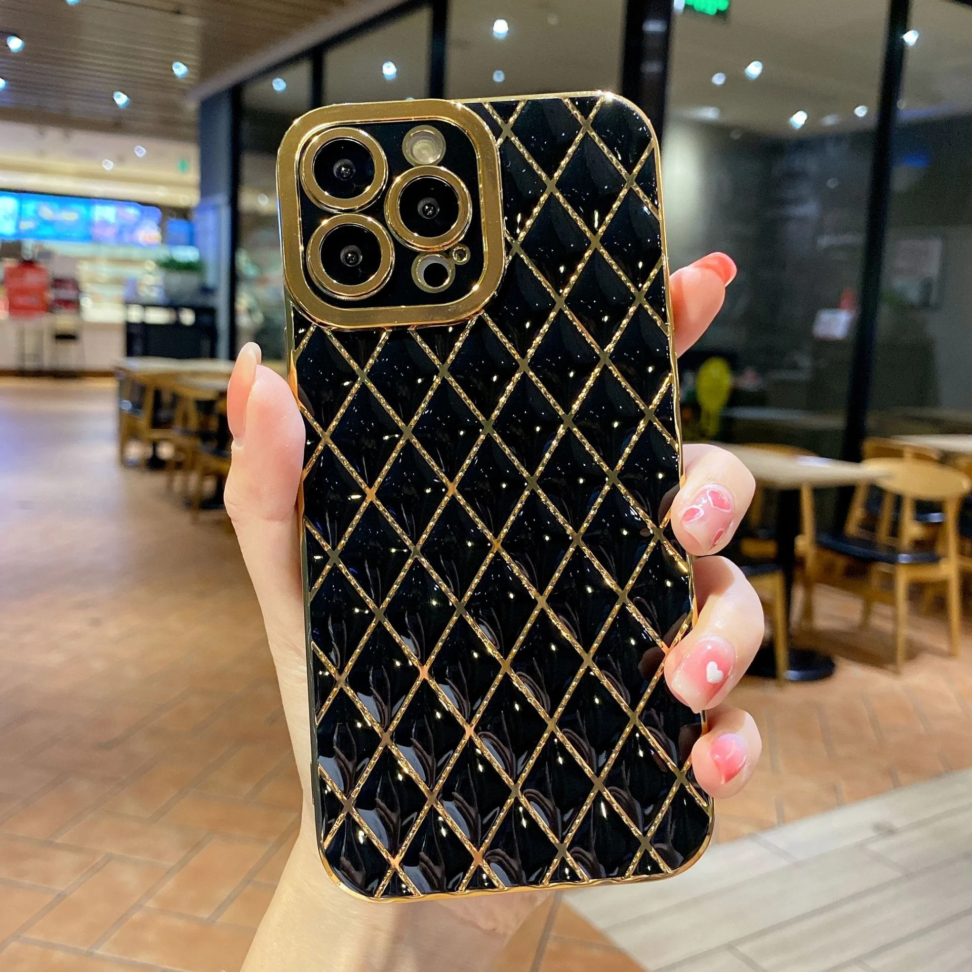 Title 6, Capinha protetora para celular com diamantes 6D...