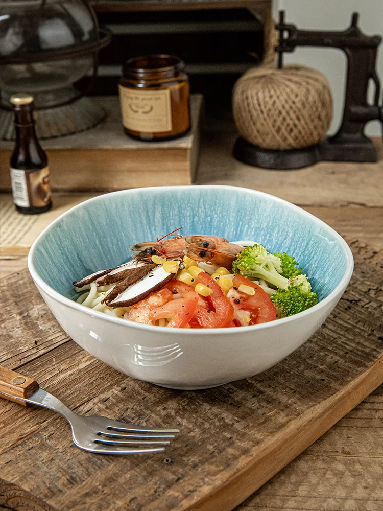 Title 2, Special-shaped ceramic salad bowl for meals. Se...