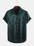 Camisa masculina de cetim com estampa e cor sólida, gola polo. Conforto e elegância para um visual moderno e sofisticado, ideal para diversas ocasiões. — foto 1