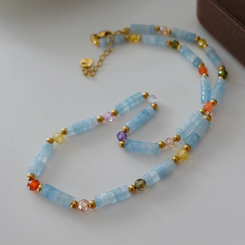 Colar com pingente de lápis-lazúli natural feito à mão, joia elegante e autêntica, realça sua beleza natural e estilo único. — foto 2