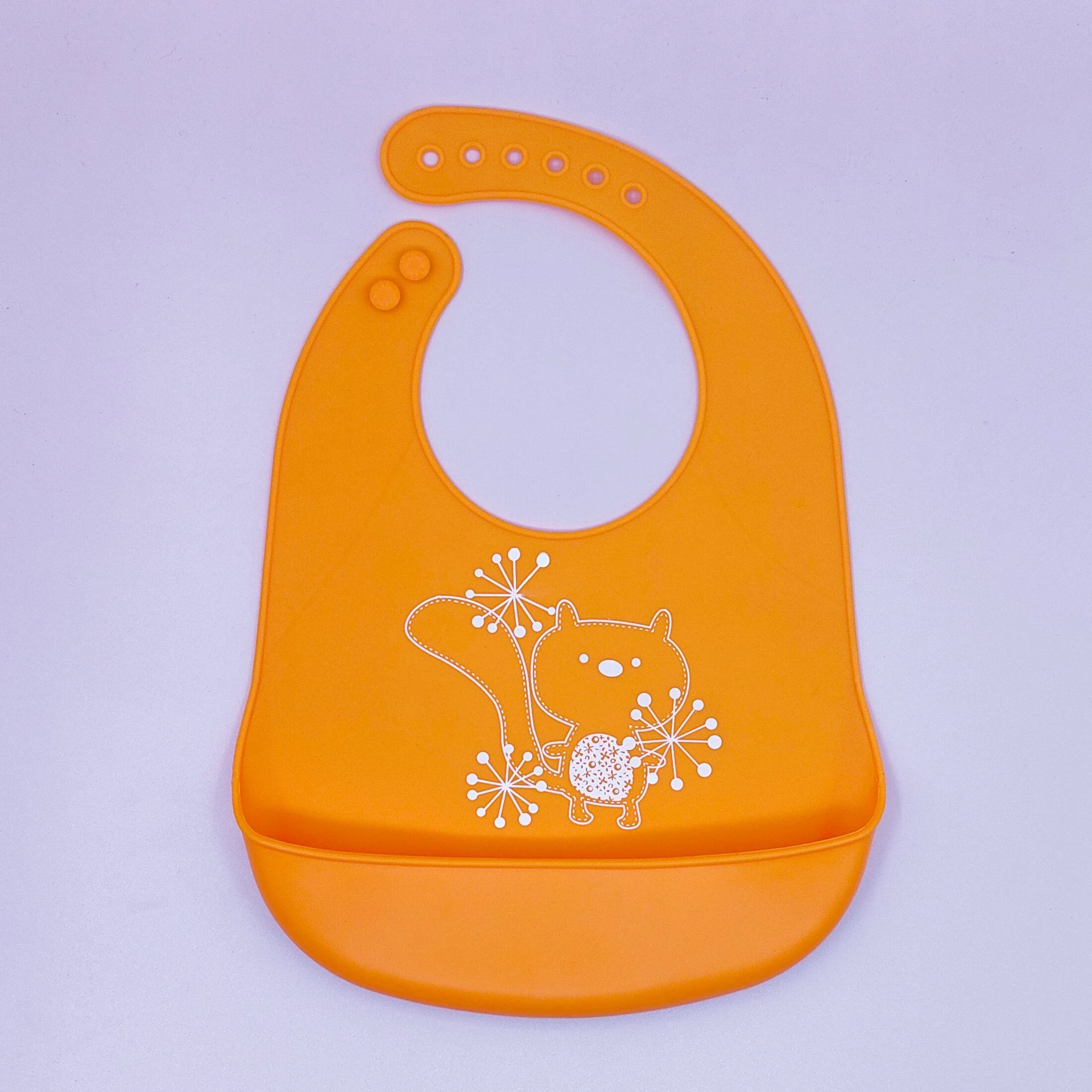 Babador de silicone com estampas de desenhos animados para bebês, à prova d'água e fácil de limpar, perfeito para refeições. — foto 18