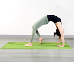 Kaydırmaz yoga matı ile güvenli tutuş ve üstün denge. Duruşlarınızı güvenle ve konforla yapın. Her seviyeye uygun, mükemmel bir seçim. — Fotoğraf 10