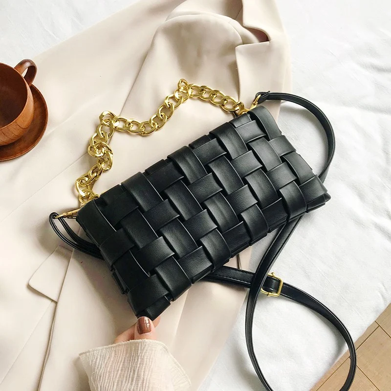 Bolsa de Ombro e Axila Moderna e Versátil, Ideal para um Look Trendy e Mãos Livres. Perfeita para um Passeio com Estilo e Praticidade. — foto 4