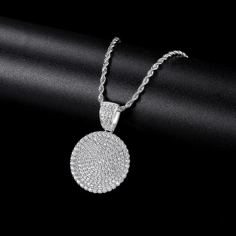 Colar de ouro com pingente de bolo redondo com diamantes completos e zircônia micro incrustada Estilo Hip Hop — foto 3