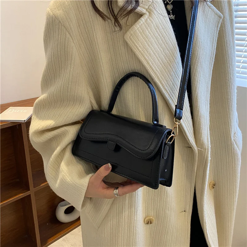 Bolso Cuadrado Pequeño Portátil Simple Crossbody Perfecto para Llevar lo Esencial con Comodidad y Estilo en Cualquier Lugar — foto 3