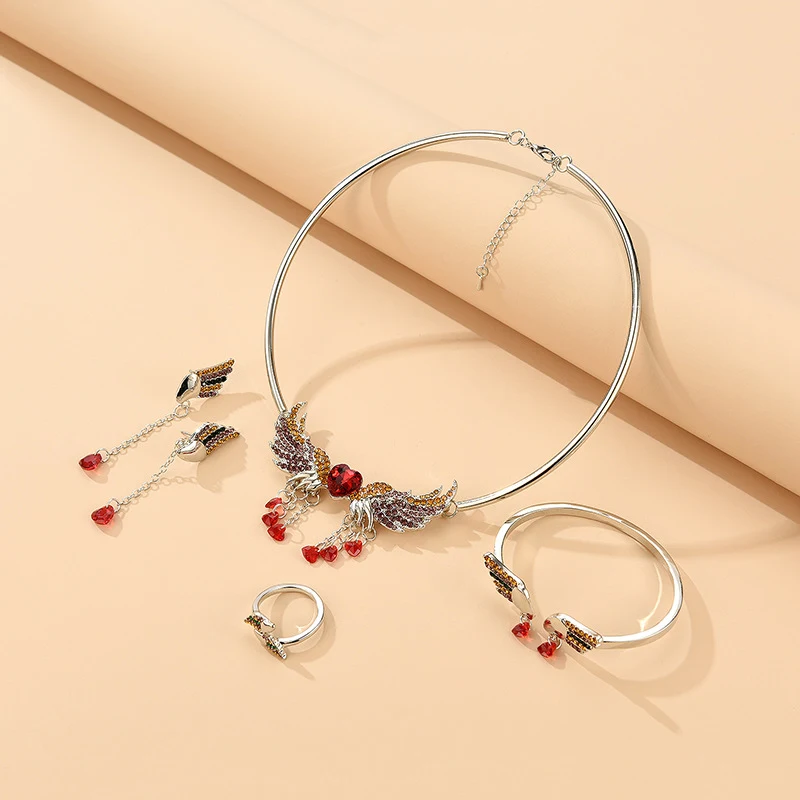 Title 6, Conjunto de Joias Asas de Anjo Quatro Peças Lux...