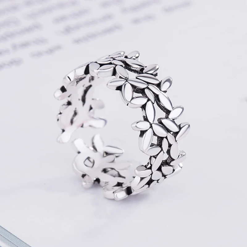 Argola de chaveiro com folha de oliveira. Design elegante e durável, simbolizando paz e longevidade. Perfeita para chaves e acessórios. — foto 3