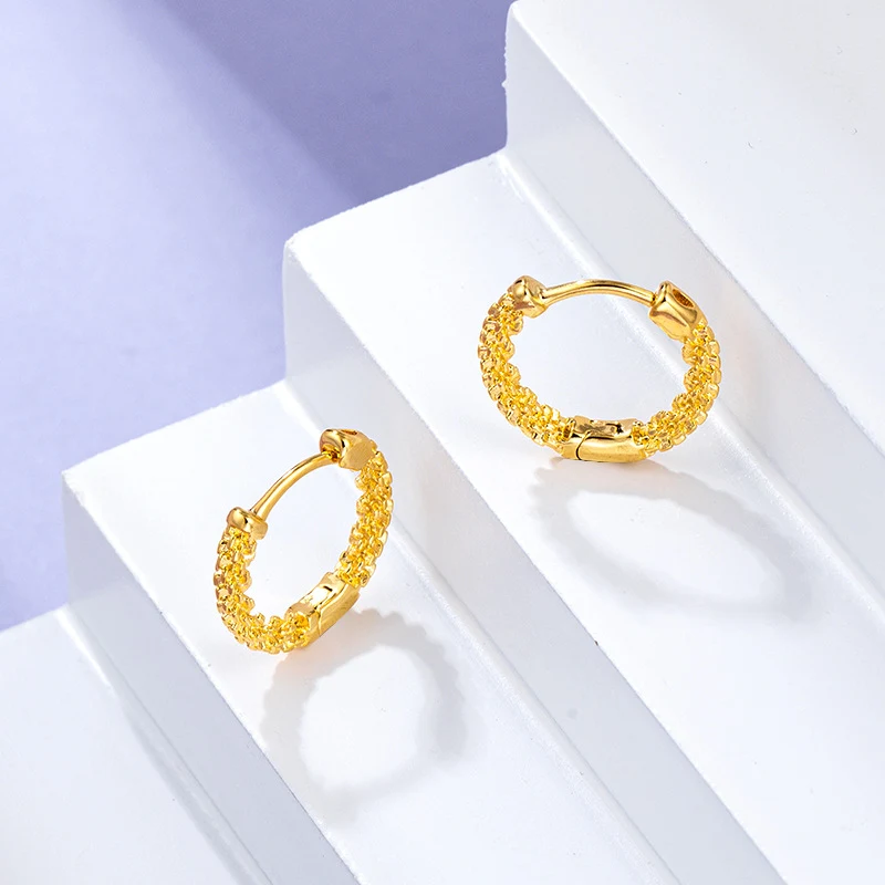 Brincos femininos de estrela geométrica simples, elegantes e modernos. Ideais para uso diário e ocasiões especiais, complementam seu visual. — foto 5