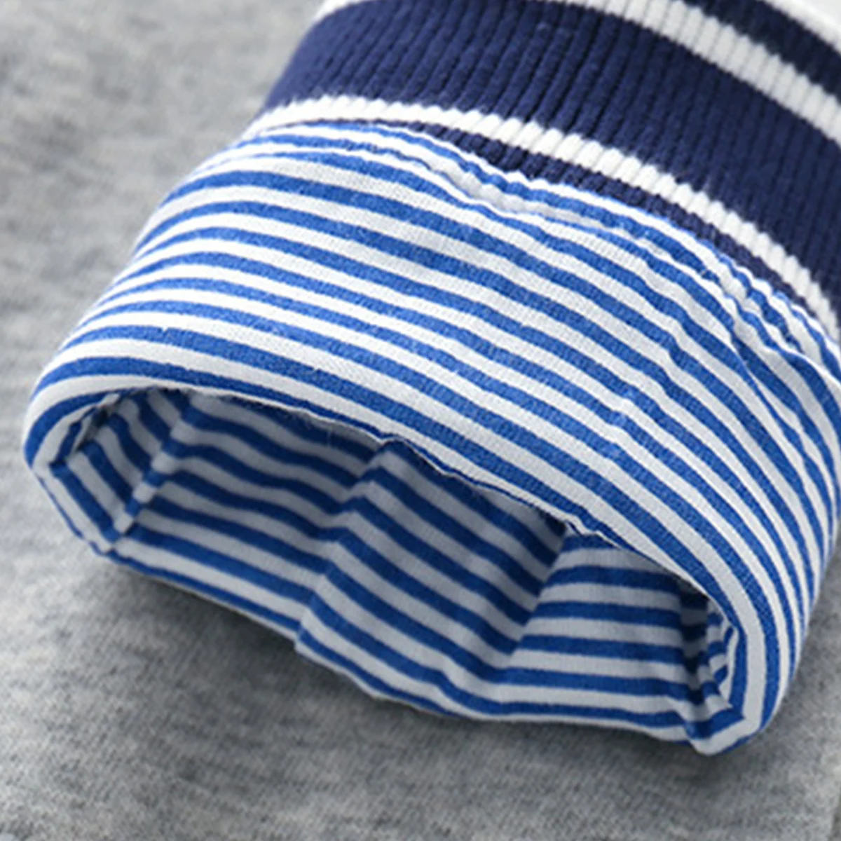 Jaqueta Cardigã de Tricô para Meninos Casaco Infantil Confortável e Quentinho Perfeito para o Dia a Dia ou Ocasiões Especiais Design Versátil — foto 5