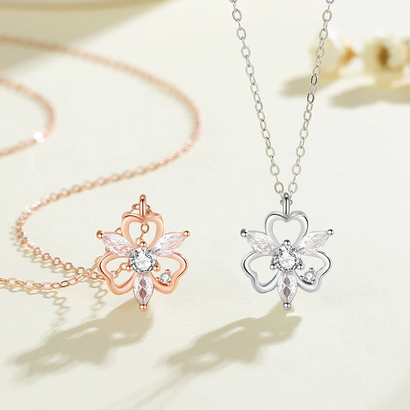 Colar de Trevo Estilo Mori Coreano Feminino, um acessório delicado que realça sua elegância natural com um design floral único e feminino. — foto 13