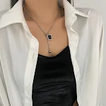 Colar feminino com pingente quadrado preto de aço titânio Joia moderna e resistente Perfeito para uso diário ou para presentear alguém especial — foto 2