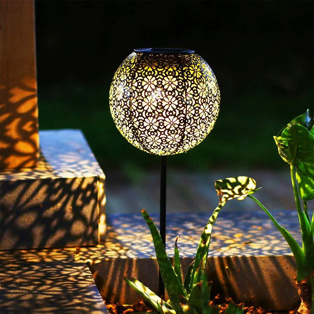 Lâmpada solar de jardim em ferro forjado com formato de bola Ilumine e decore seu jardim com esta linda luminária solar. — foto 9