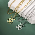 Colar de aço titânio com pingente de pentagrama oco e lua, personalizado, elegante e simples. Aço inoxidável. — foto 9