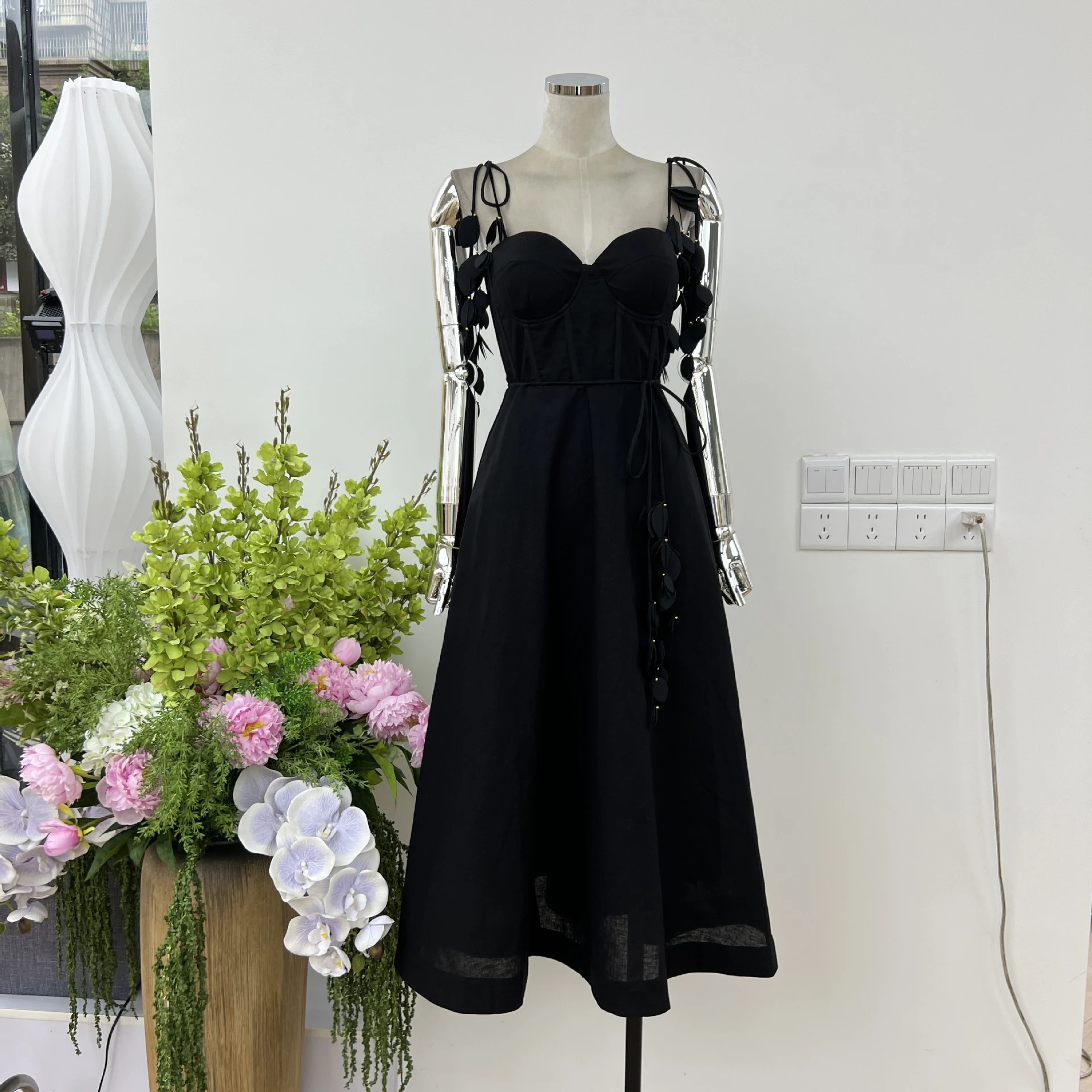Title 6, Flower Lace-up Shoulder Strap Chest Pad Vacatio...