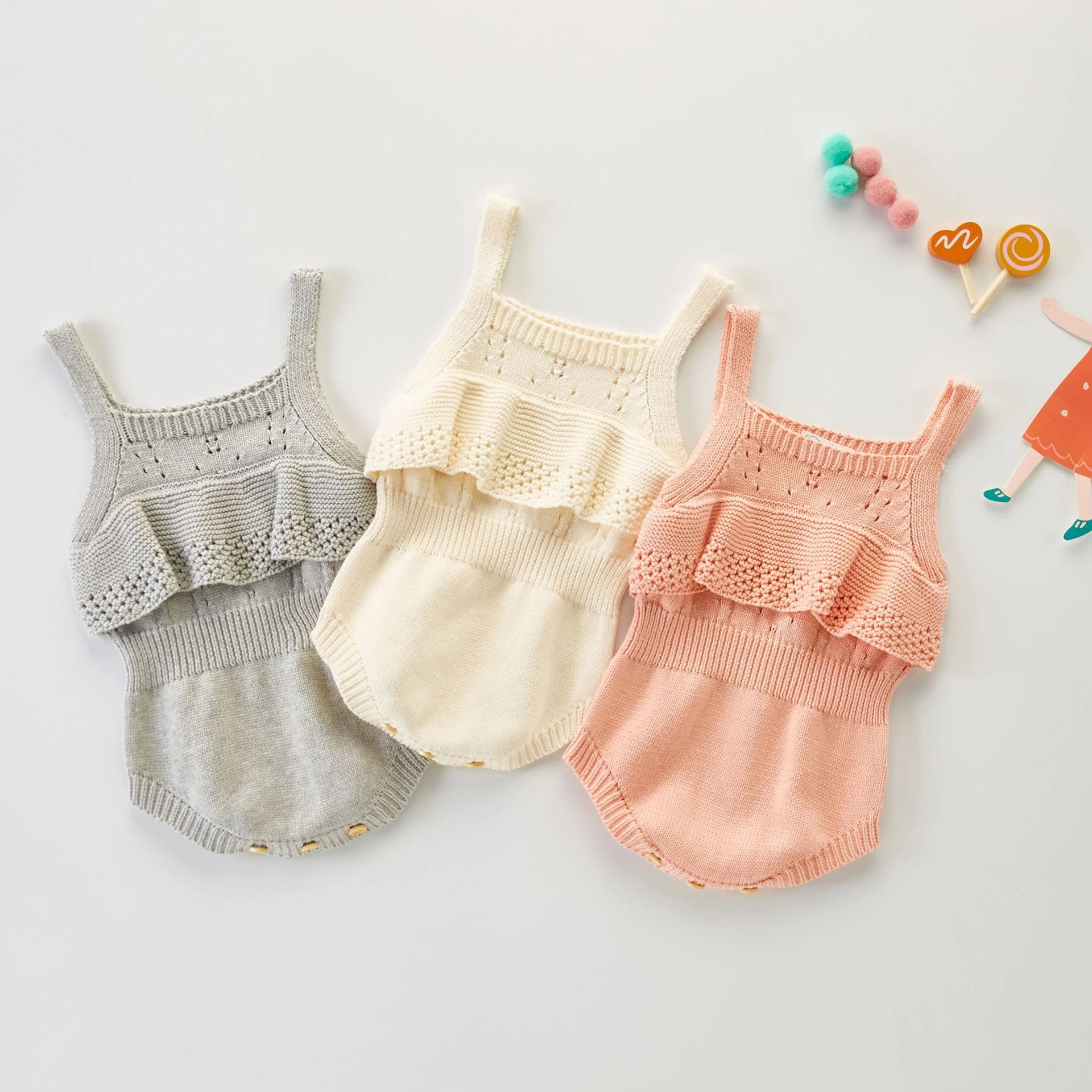 Macacão de malha com alças finas para bebê menina de verão Frescor e conforto para os dias quentes Ideal para praia ou brincadeiras Roupa adorável para sua pequena. — foto 12