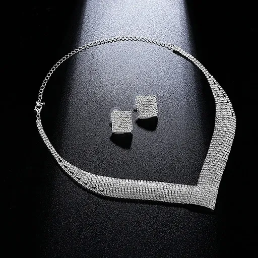 Title 1, Conjunto de brincos, colar e pulseira com stras...