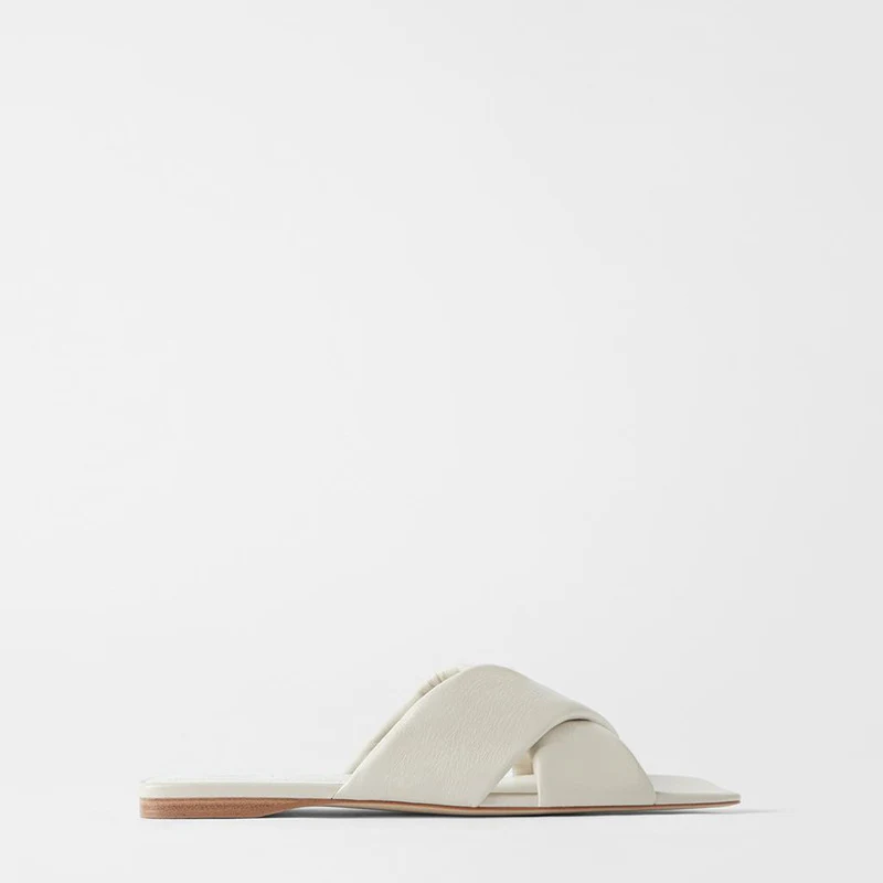 Nude gesteppte Kalbsleder Flache Sandalen, stilvoller Komfort für warme Tage. Perfekt für deinen Sommer-Look. — foto 3