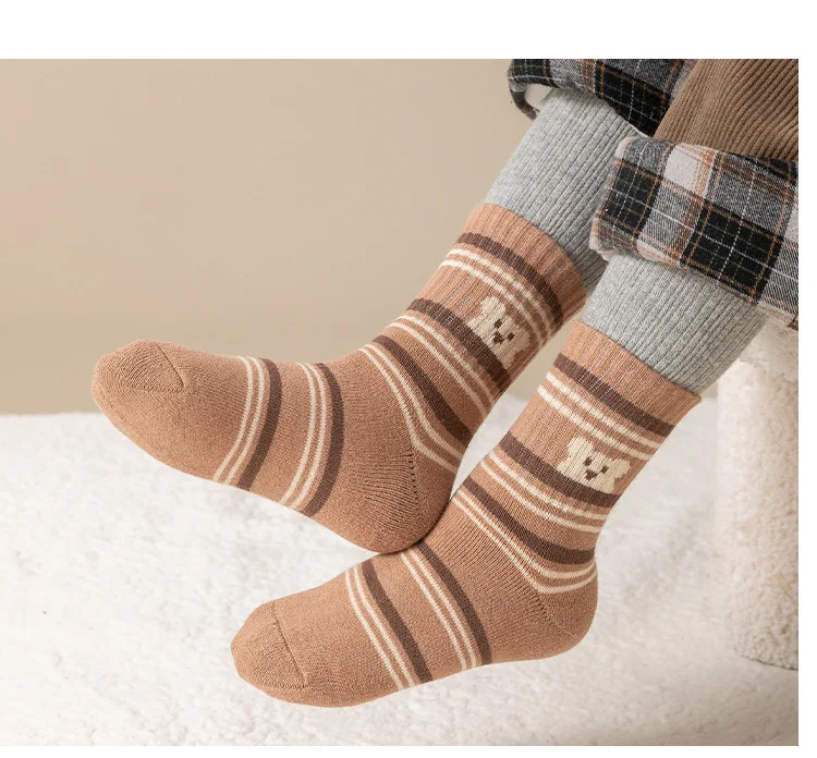 Kinder extra dikke, zachte katoenen sokken met lus in het midden, houden de voetjes warm en comfortabel. Ideaal voor dagelijks gebruik. — foto 14