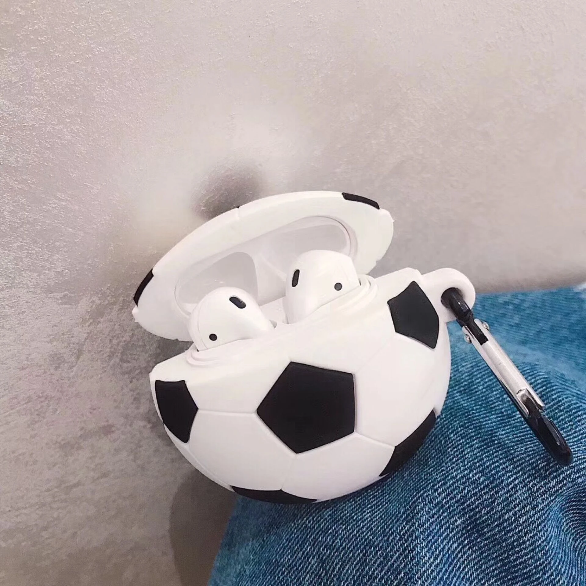 Title 3, Football AirPods 2 Silicone Case Compatible wit...
